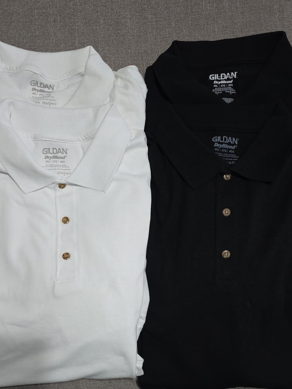 4 X Gildan Dryblend Men’s Polo Pack - 2 White and 2 Black